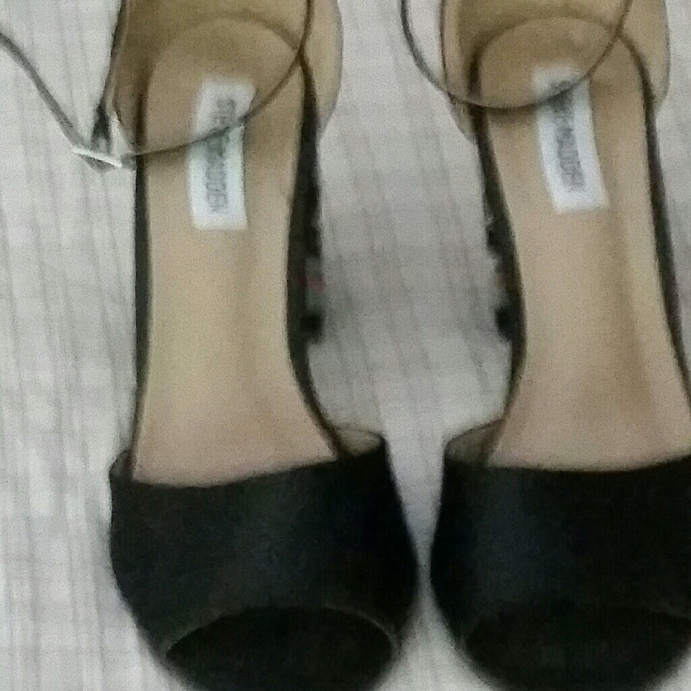 Shoes - Picture 3 of 3
